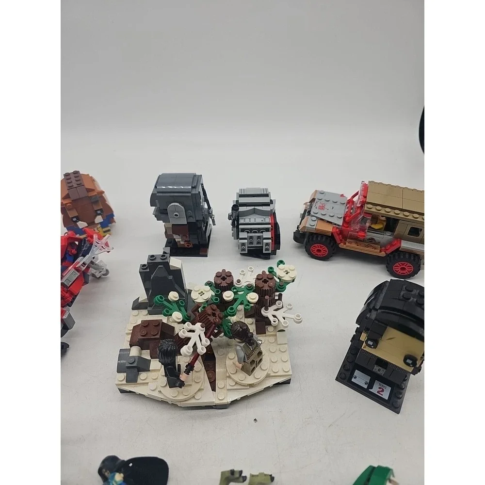 Huge Lego Lot Partial Sets Full Sets‎ Mini Figs Dinosaur Jeep Pizza Booklets